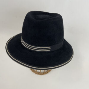 Chapeau trilby noir en feutre taupé