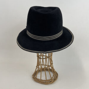 Chapeau trilby noir en feutre taupé