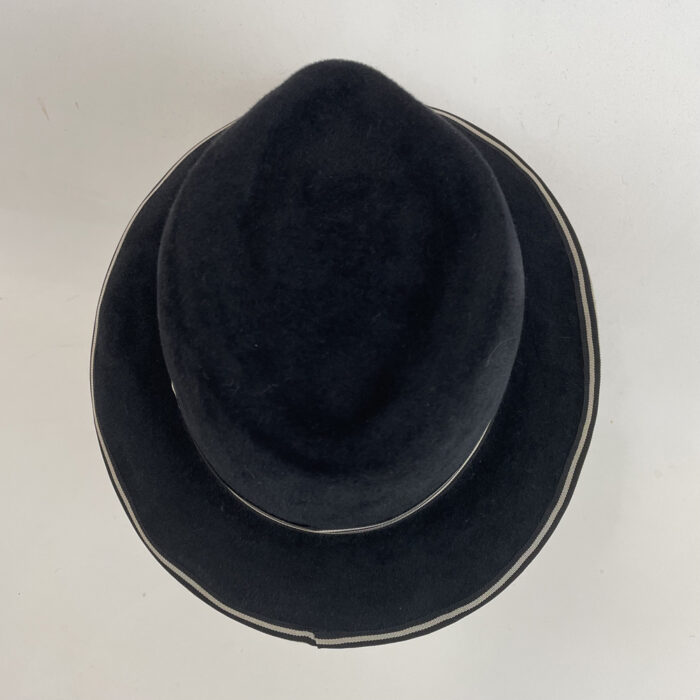 Chapeau trilby noir en feutre taupé