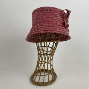 Chapeau cloche en gallon de rafia rouge