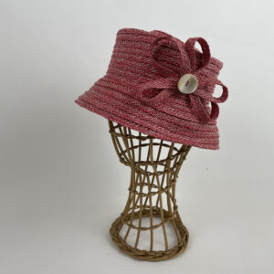 Chapeau cloche en gallon de rafia rouge