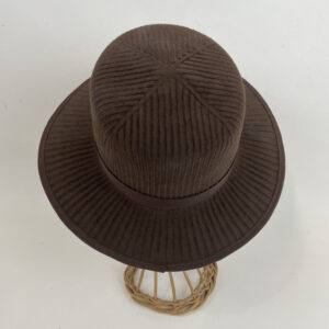 Chapeau marron en feutre zephir (lapin finition striée)