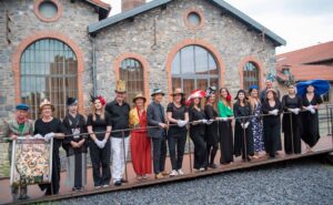 10 chapeaux primés et leurs créateurs lors des 15e Rencontres Internationales du Chapeau