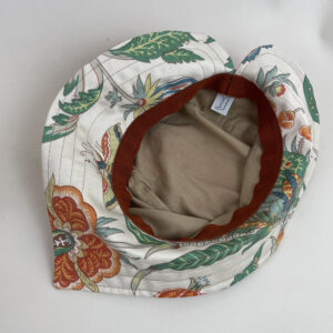 Chapeau en coton au bord pointu