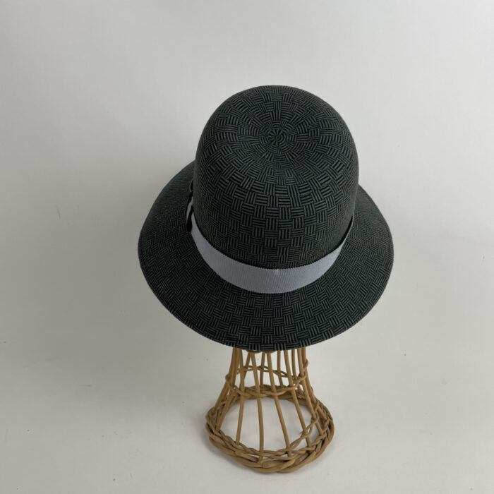 Chapeau en feutre de laine imprimé gris et noir