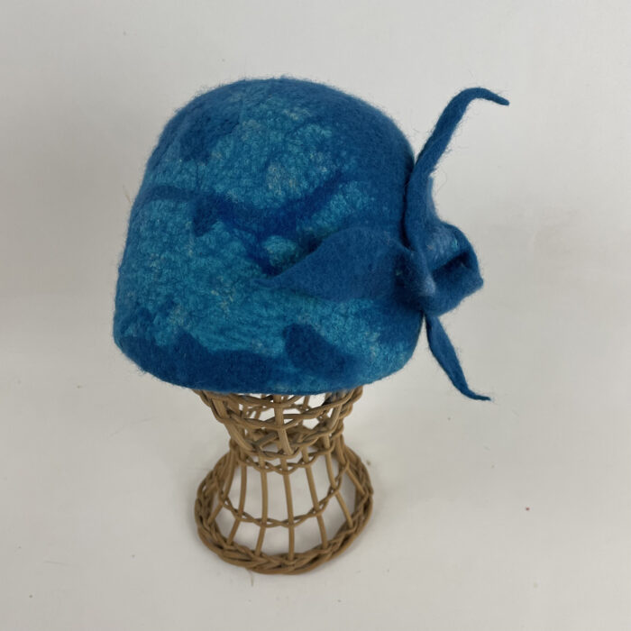 Bonnet en feutre nuno turquoise