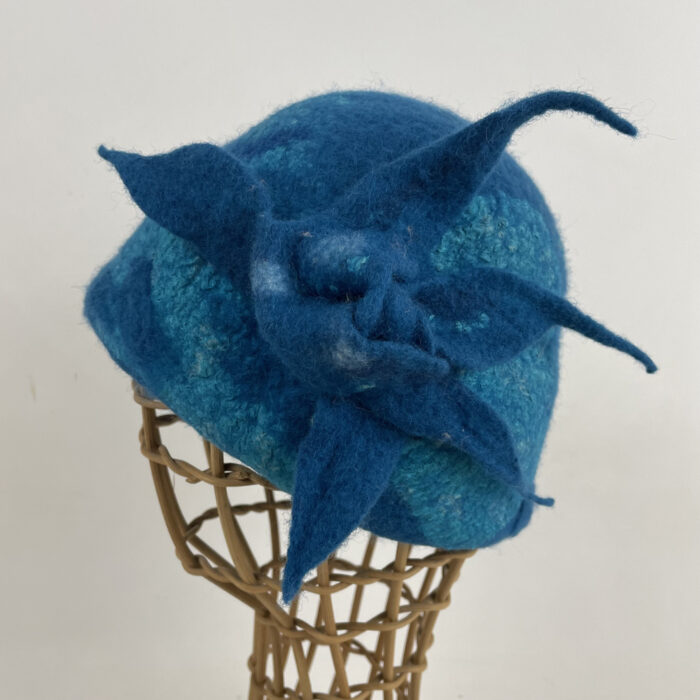 Bonnet en feutre nuno turquoise