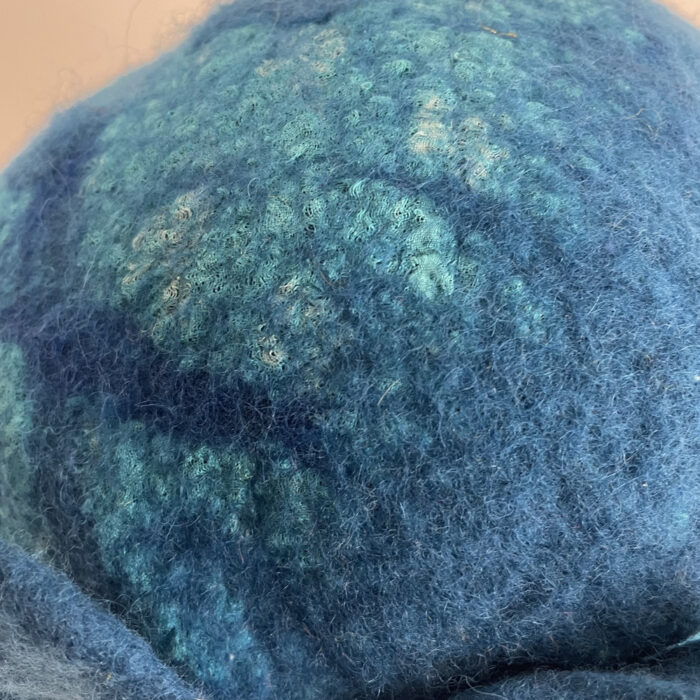 Bonnet en feutre nuno turquoise