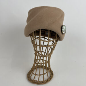 Toque turban en feutre taupé beige