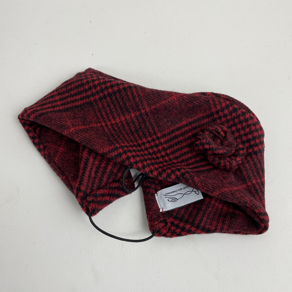 Bandeau en lainage noir et rouge