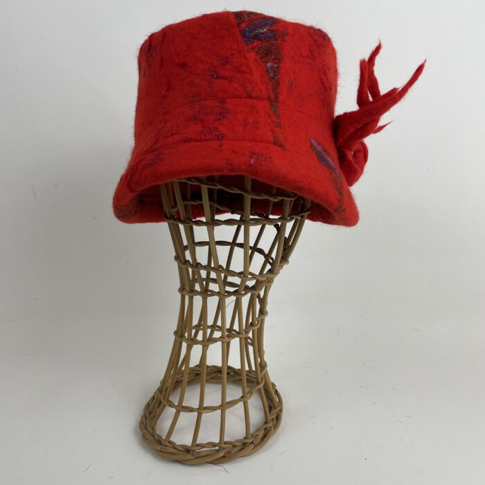 Cloche en feutre nuno rouge