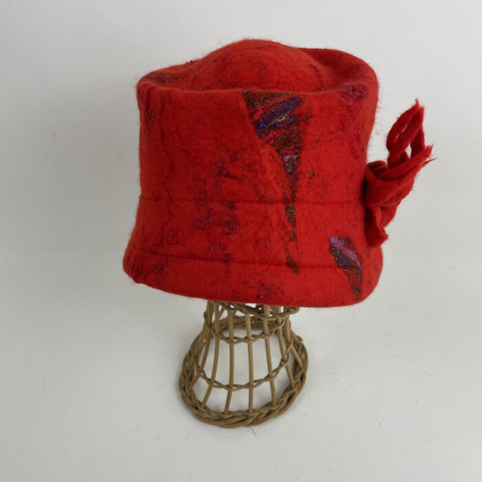 Cloche en feutre nuno rouge