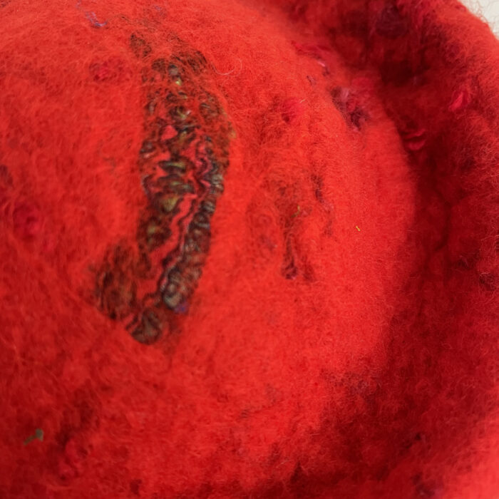 Cloche en feutre nuno rouge