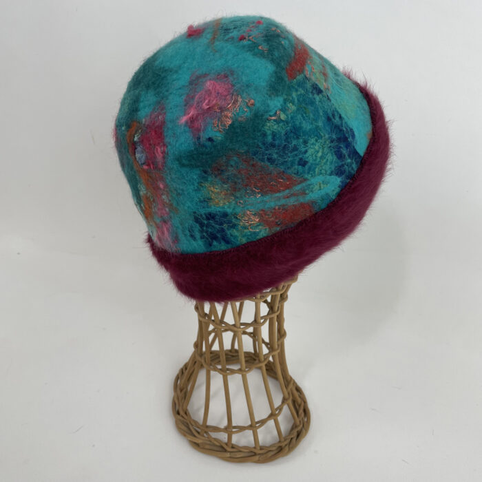 Bonnet tout doux tout chaud en feutre nuno et angora