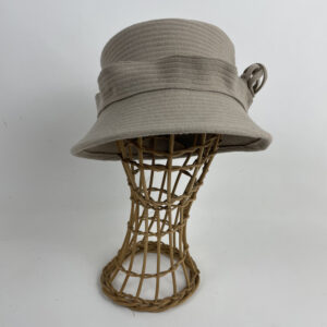 Cloche écrue en feutre zephir