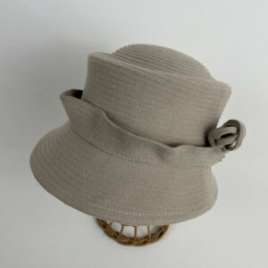 Cloche écrue en feutre zephir