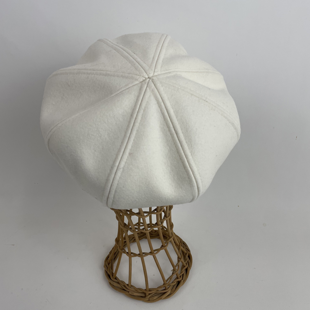 Casquette gavroche blanche en laine