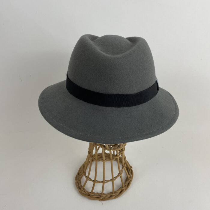 Chapeau en feutre de laine bicolore gris et noir