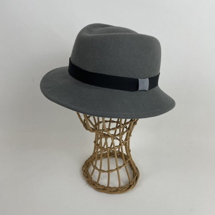 Chapeau en feutre de laine bicolore gris et noir