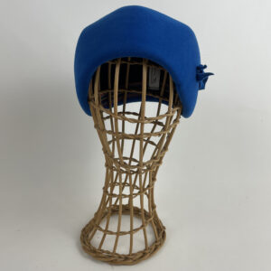 Bonnet en feutre de laine bleu roi