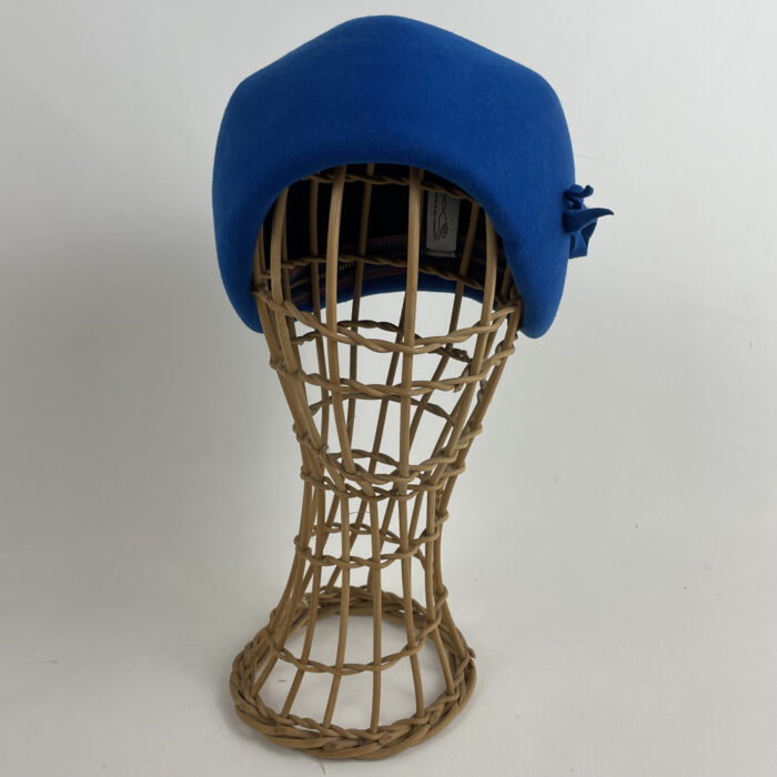 Bonnet en feutre de laine bleu roi