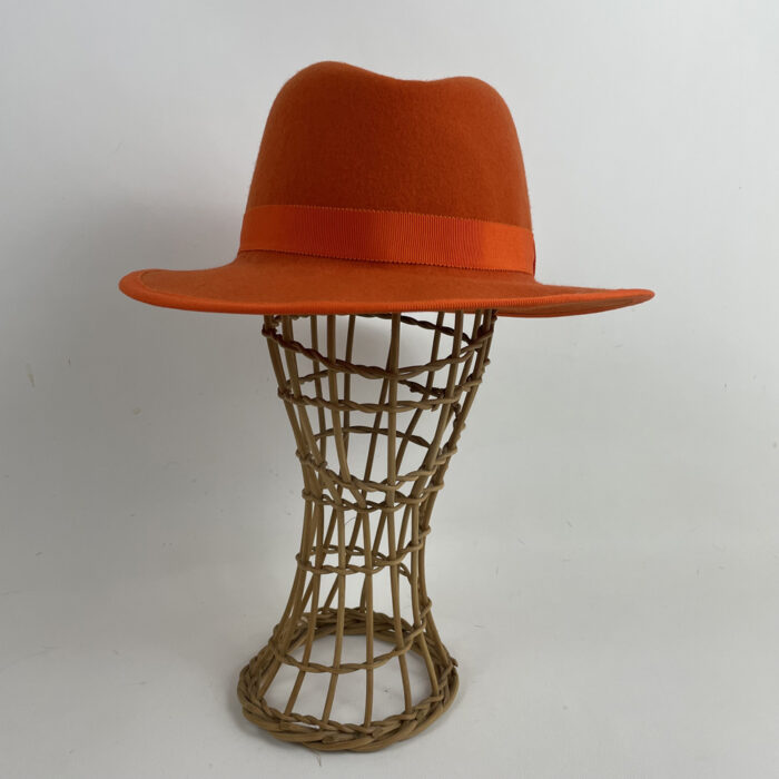 Fedora en feutre de laine orange