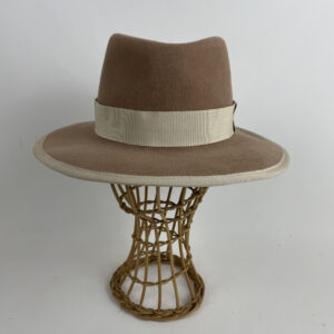 Fedora en feutre taupé beige