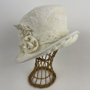 Haut de forme blanc en feutre nuno (laine mérinos d'Arles et soie)