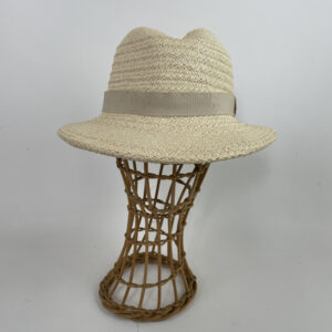 Chapeau trilby en paille de Panama