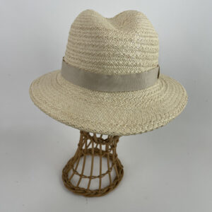 Chapeau trilby en paille de Panama