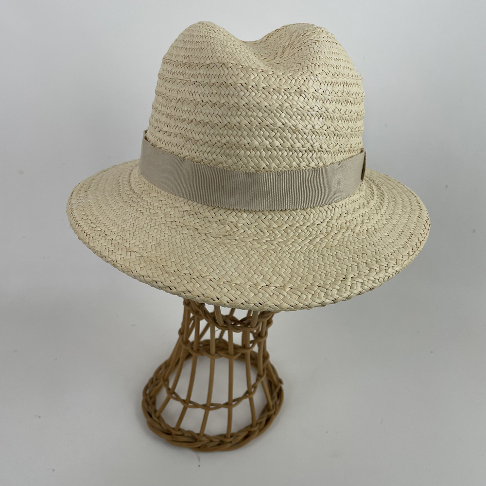 Chapeau trilby en paille de Panama