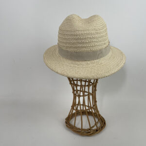 Chapeau trilby en paille de Panama