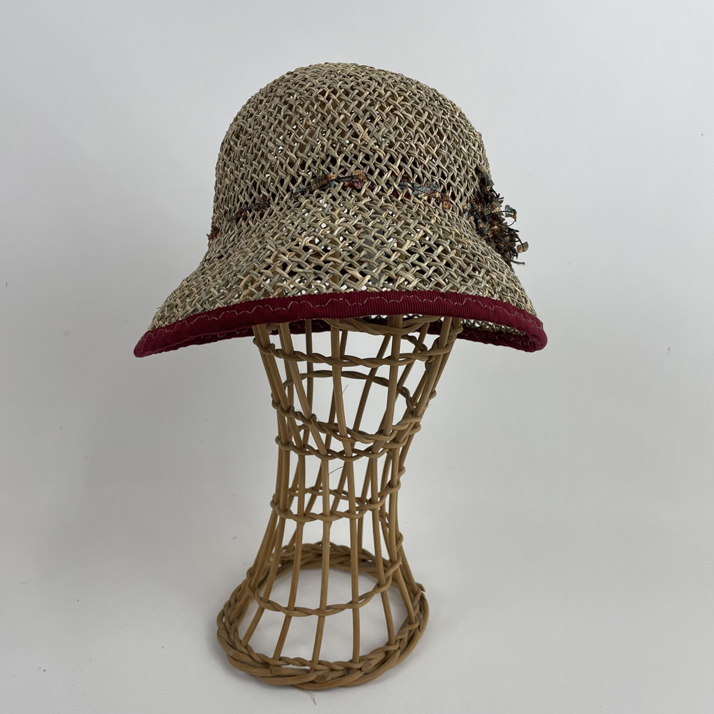 Chapeau cloche en jonc de mer