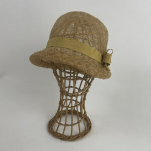 Chapeau cloche en crin doré