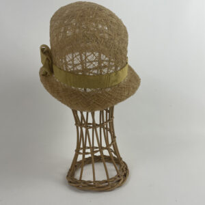 Chapeau cloche en crin doré