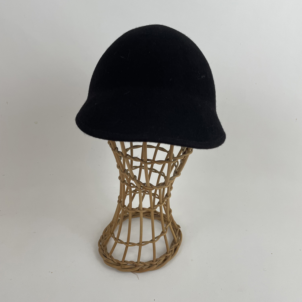 Casquette en feutre de laine bicolore noir et bordeaux