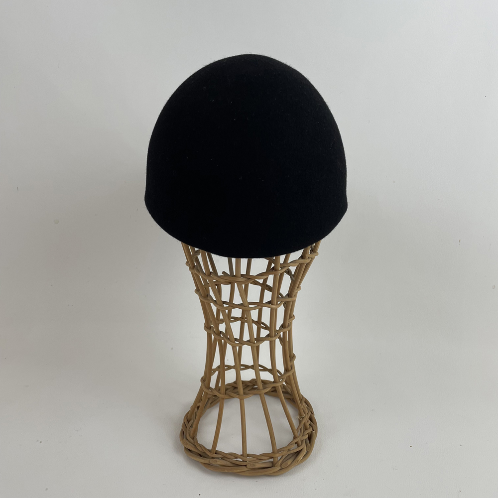 Casquette en feutre de laine bicolore noir et bordeaux