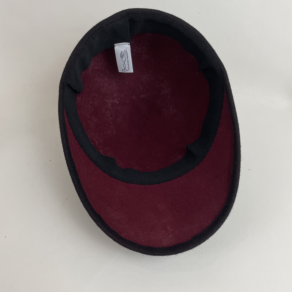 Casquette en feutre de laine bicolore noir et bordeaux