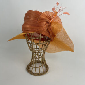 Capeline en fibre de banane et sisal orange