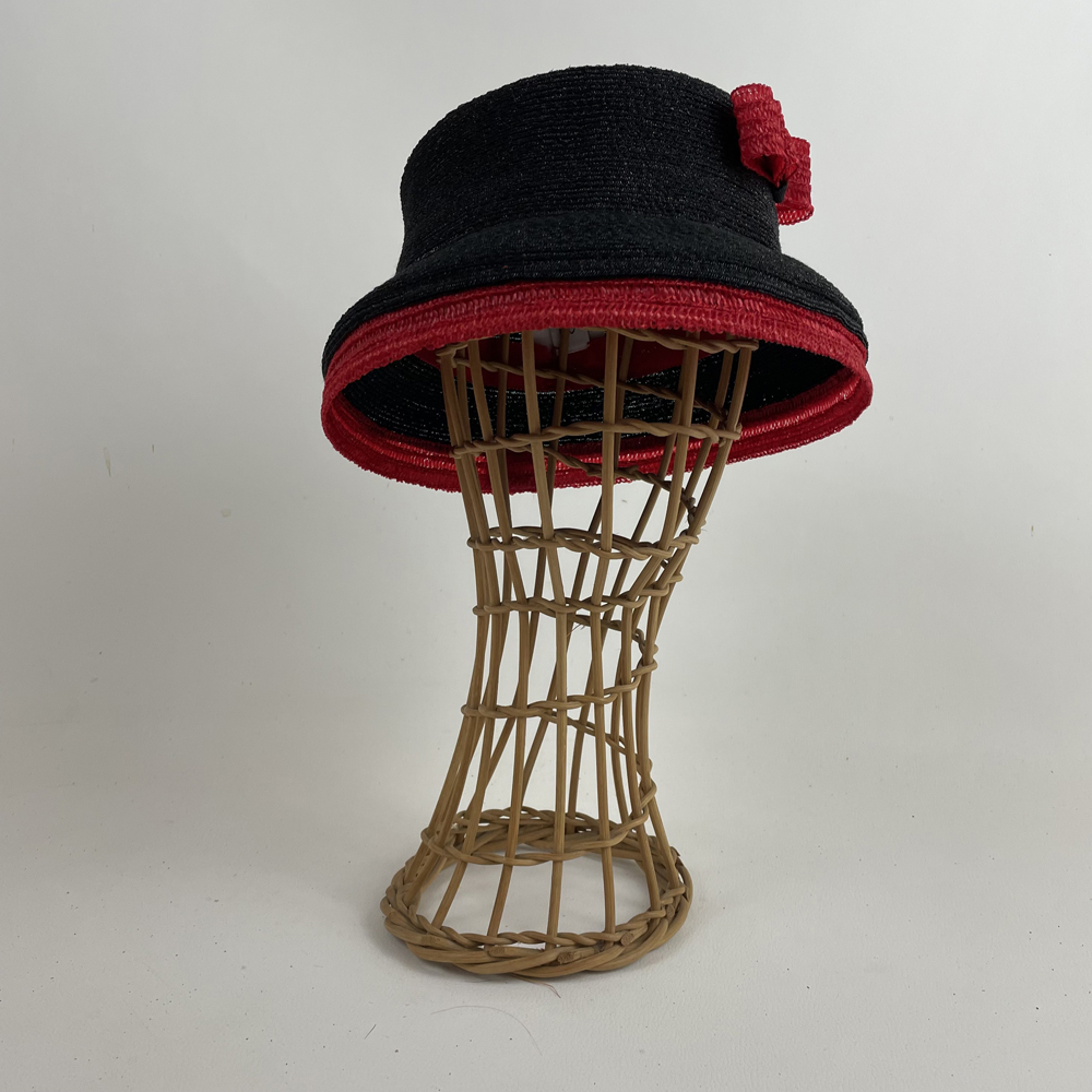 Chapeau en paille synthétique