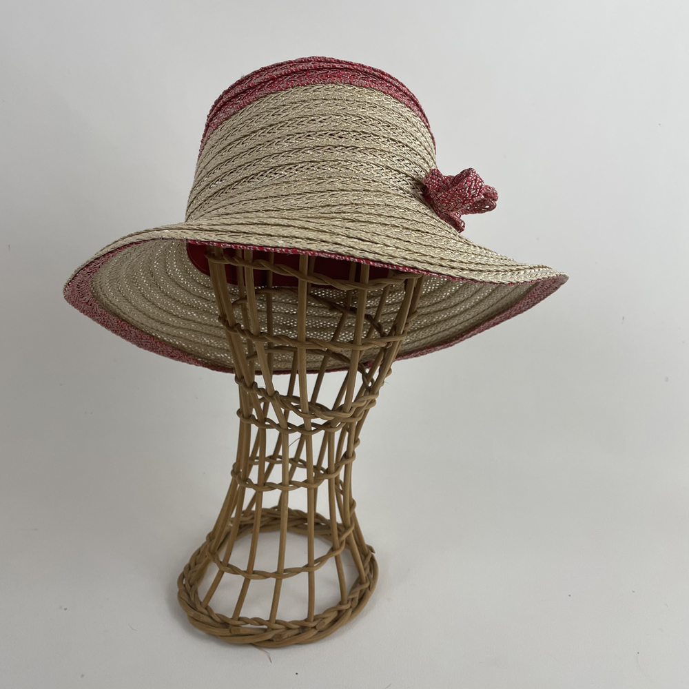 Chapeau de paille en raphia ligaturé