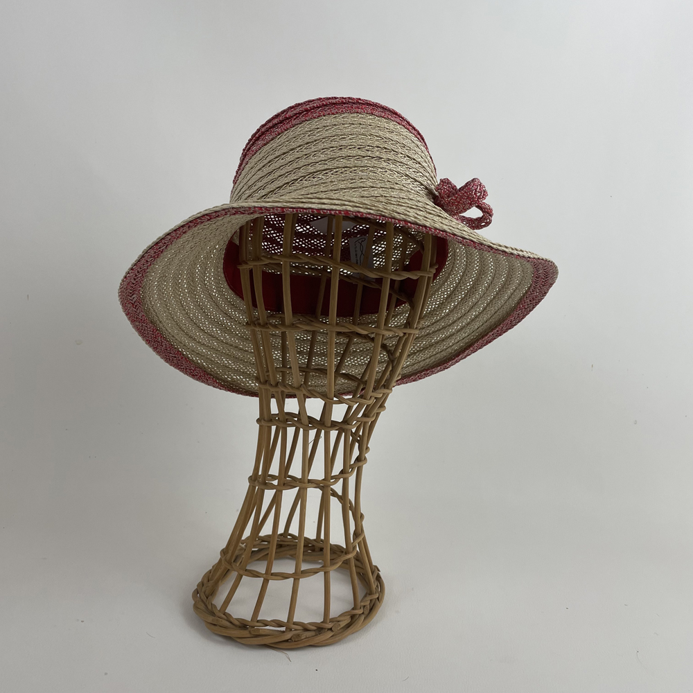 Chapeau de paille en raphia ligaturé