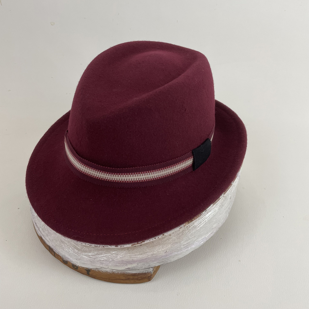 Trilby en feutre de laine bordeaux intérieur noir