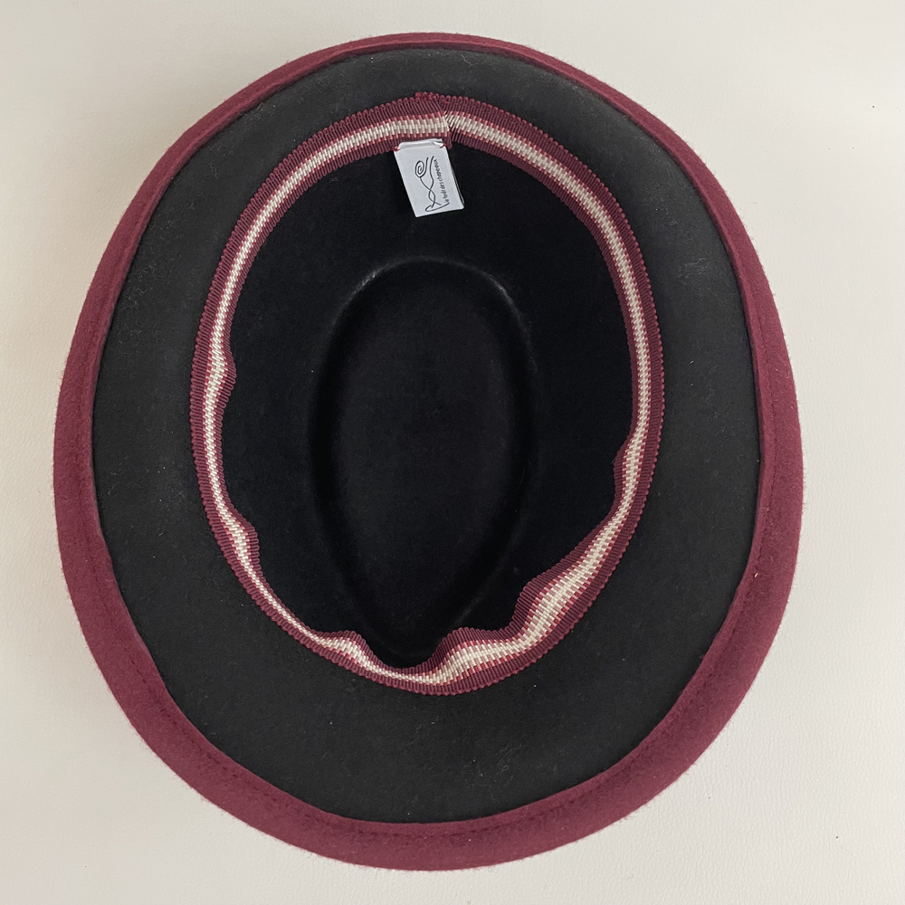 Trilby en feutre de laine bordeaux intérieur noir