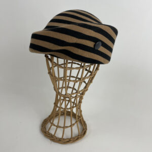 Toque en feutre de laine bicolore beige et noir