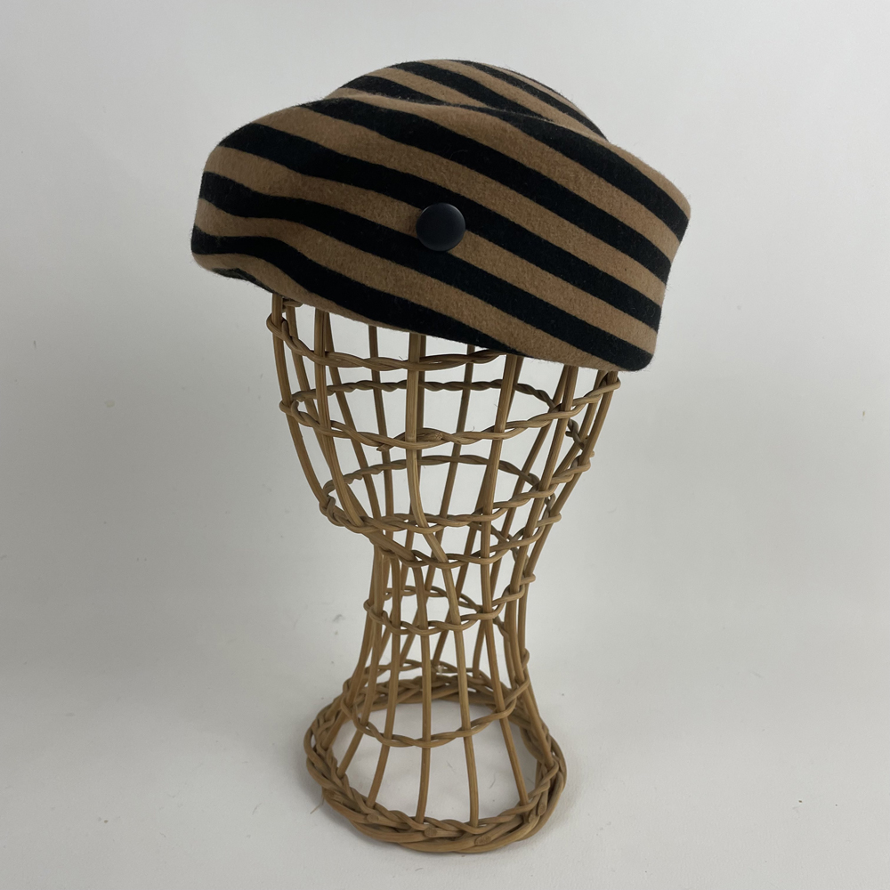 Toque en feutre de laine bicolore beige et noir