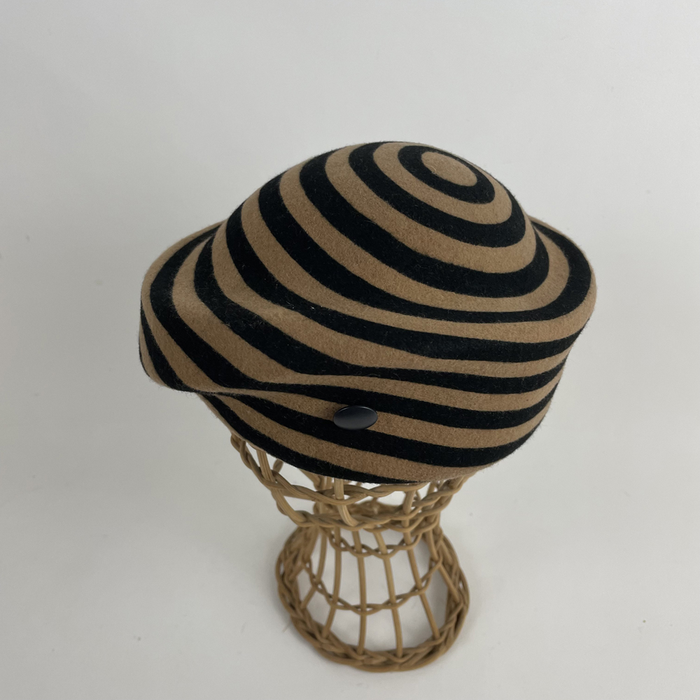 Toque en feutre de laine bicolore beige et noir