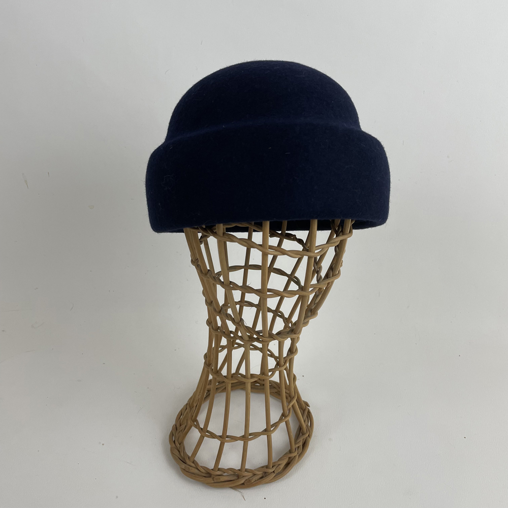 Bonnet de marin en feutre de laine bleu marine