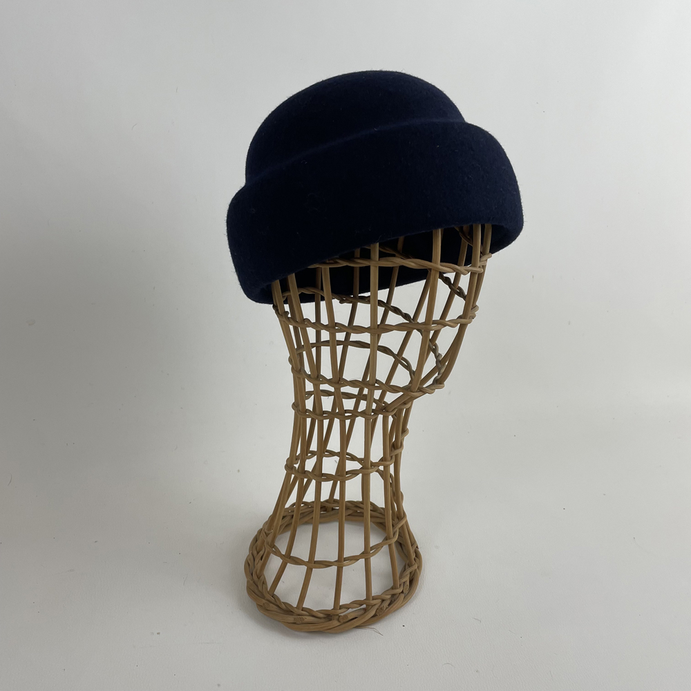 Bonnet de marin en feutre de laine bleu marine