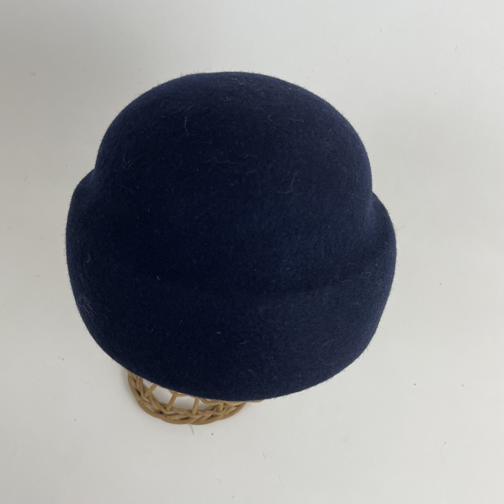 Bonnet de marin en feutre de laine bleu marine